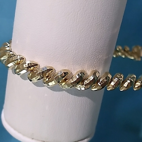 14K Yellow Gold San Marco Bracelet - Picture 1 of 8